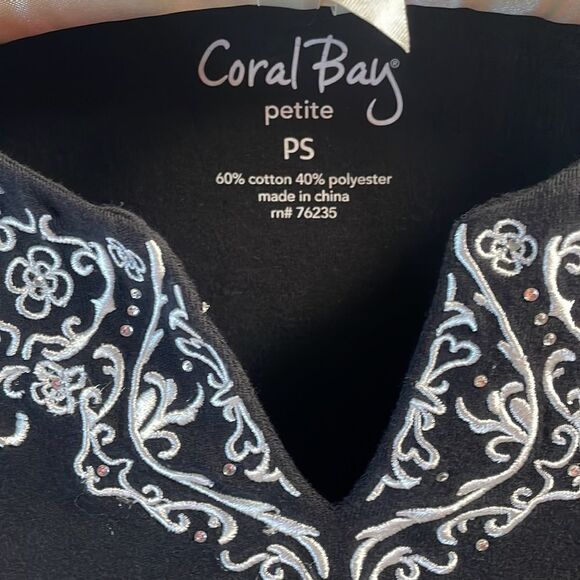 CORAL BAY Embroidered Floral Design Ladies Top Blouse Size Petite Small Black - Picture 4 of 5